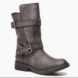 STEVE MADDEN//Caveat Fur-Lined Boots